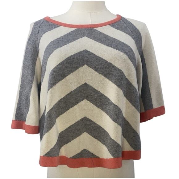 Kit and Ace Short Sleeve Sweater / Poncho Size O/S Gray White Chevron Knit - Picture 1 of 4